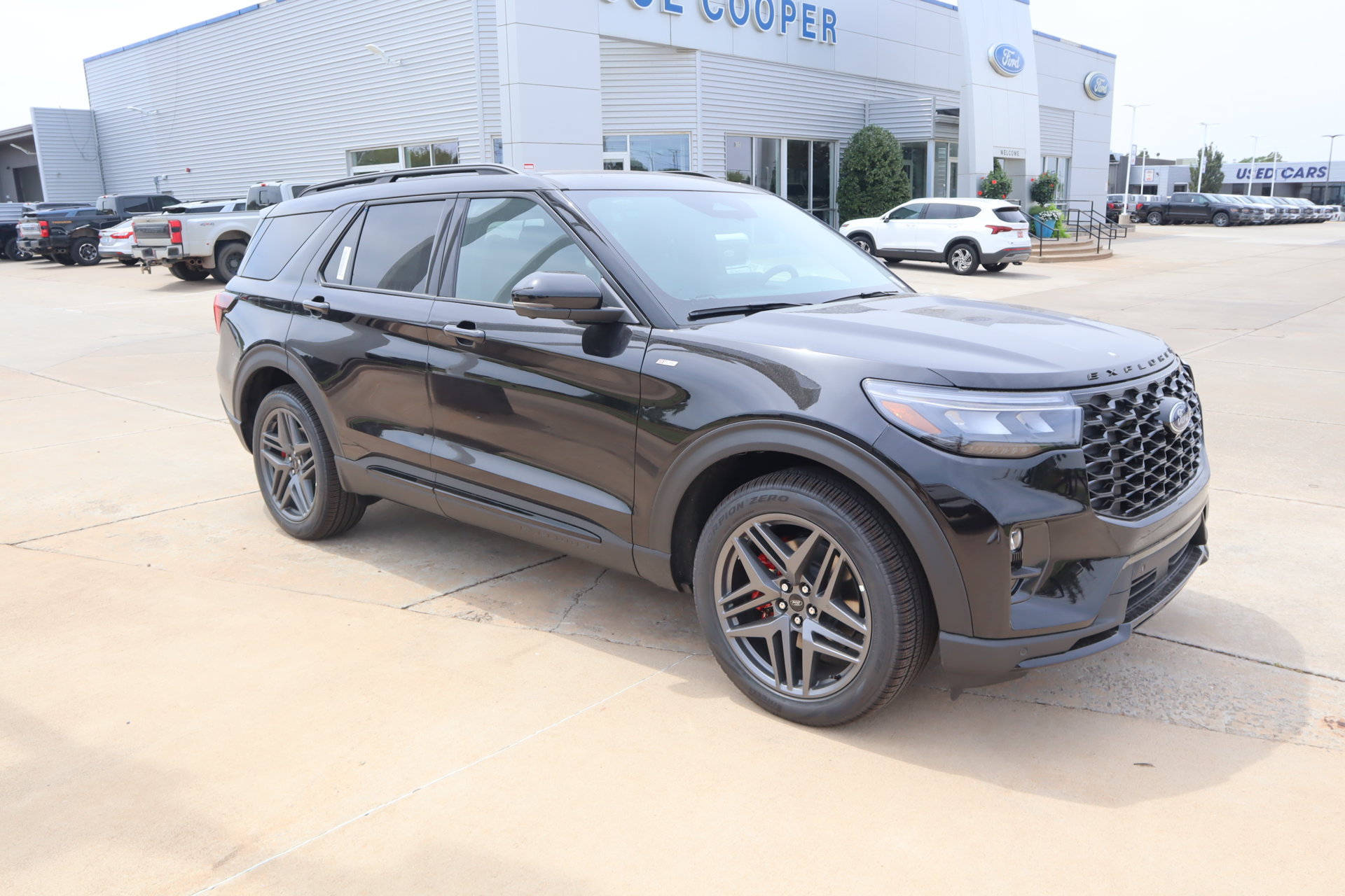 New 2026 Ford Explorer ST-Line w/ ST-Line Street Pack AWD/4WD image 1