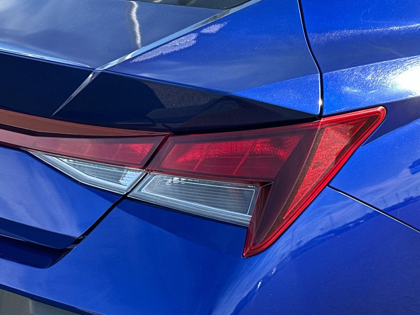 Used 2024 Hyundai Elantra SE FWD image 23