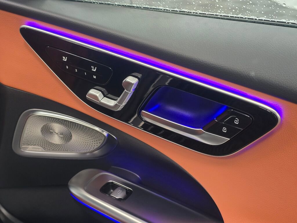 Used 2022 Mercedes-Benz C 300 4MATIC Sedan w/ Pinnacle Trim Package image 27