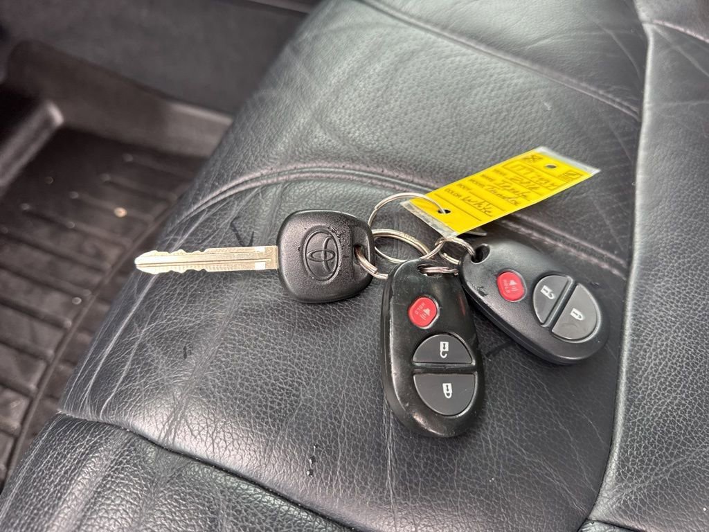 Used 2016 Toyota Tundra SR5 w/ SR5 Upgrade Package image 33