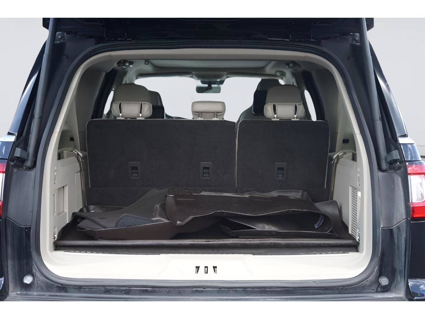 Used 2020 Lincoln Navigator L Reserve w/ Equipment Group 208A Reserve AWD/4WD image 34