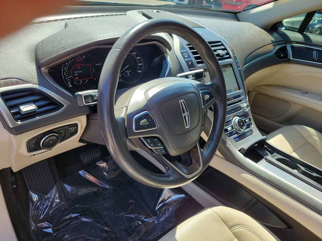 Used 2017 Lincoln MKZ Reserve image 17