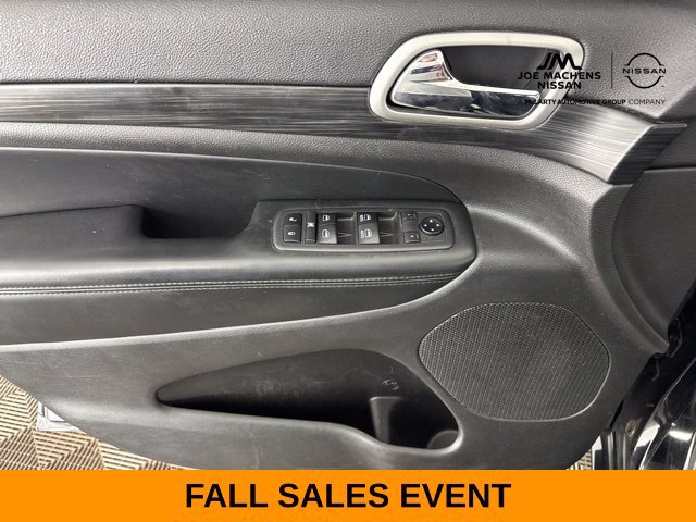 Used 2019 Jeep Grand Cherokee Altitude AWD/4WD image 33
