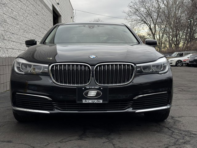 Used 2019 BMW 740i w/ Cold Weather Package RWD image 11