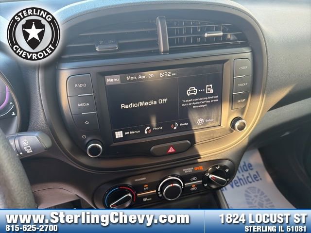Used 2024 Kia Soul LX FWD image 17