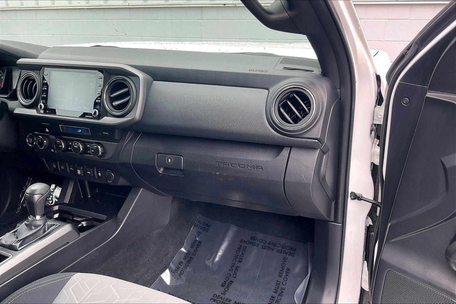 Used 2023 Toyota Tacoma TRD Off-Road w/ Technology Package AWD/4WD image 21