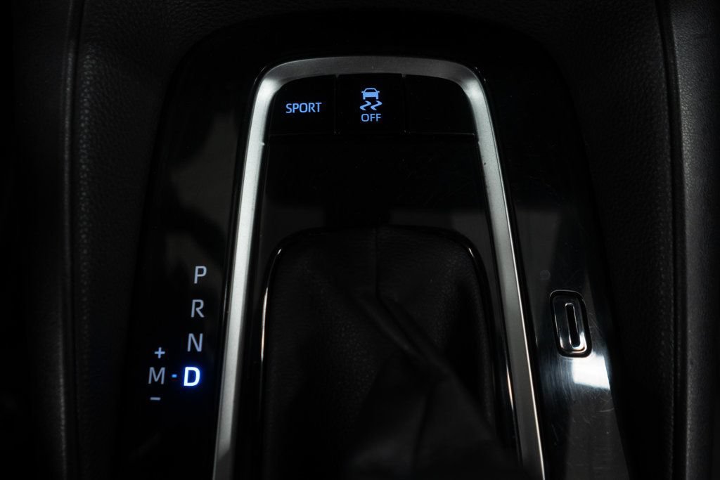 Used 2021 Toyota Corolla SE FWD image 17