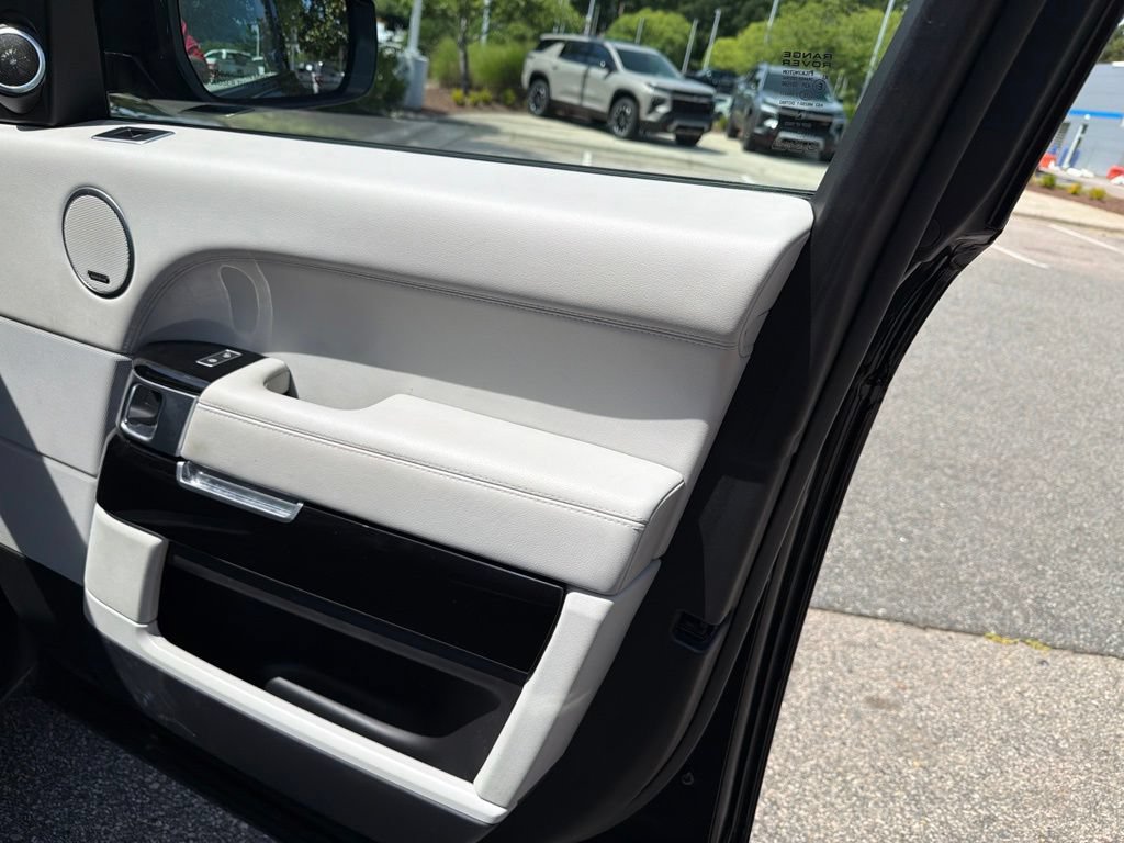Used 2016 Land Rover Range Rover AWD/4WD image 38