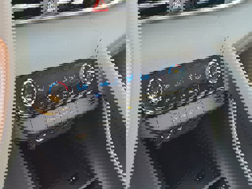 New 2026 Hyundai Elantra Sport image 30