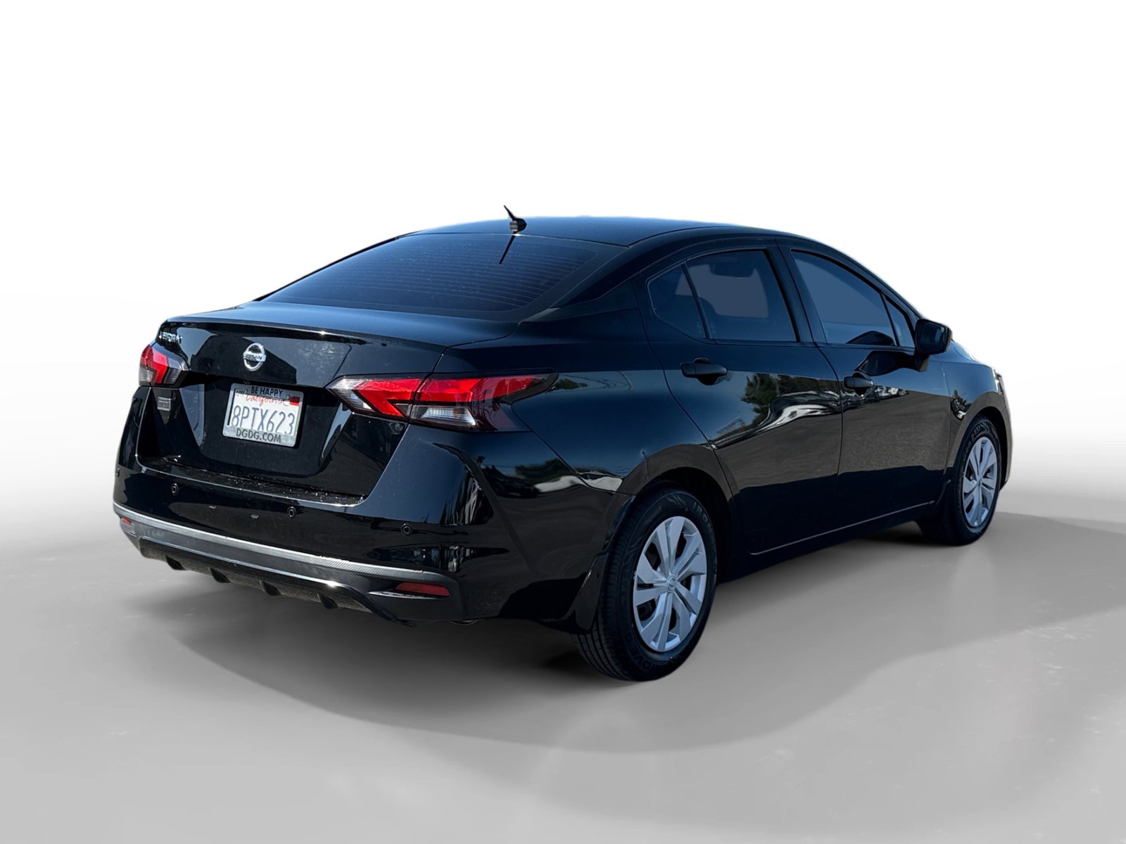 Used 2020 Nissan Versa S FWD image 5