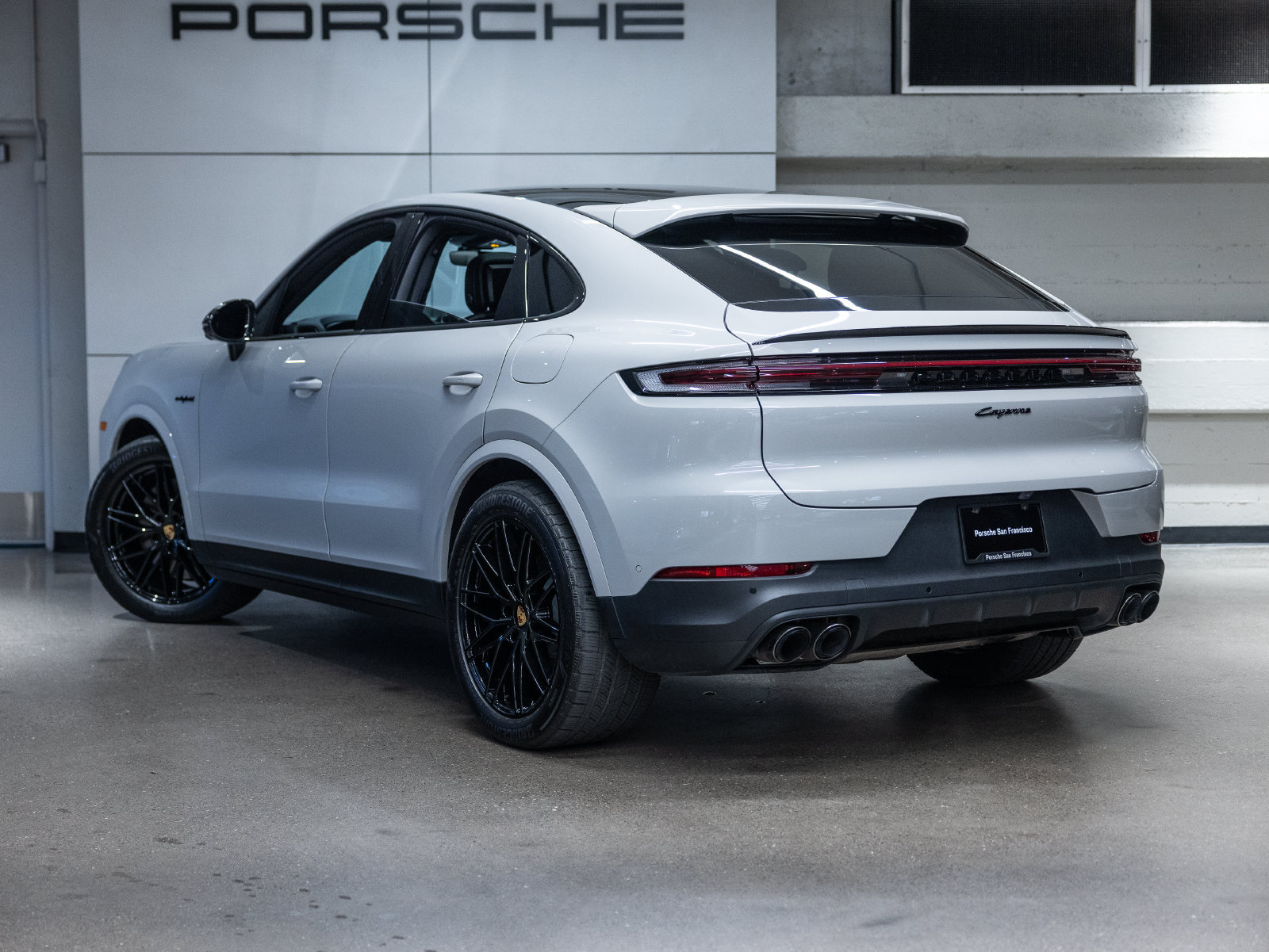 Certified 2024 Porsche Cayenne Coupe AWD/4WD image 3