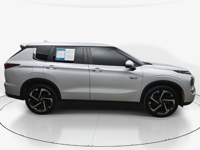 Used 2024 Mitsubishi Outlander 4WD Plug-In Hybrid image 5
