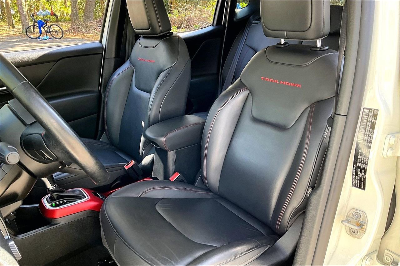 Used 2020 Jeep Renegade Trailhawk w/ Premium Leather Group image 18
