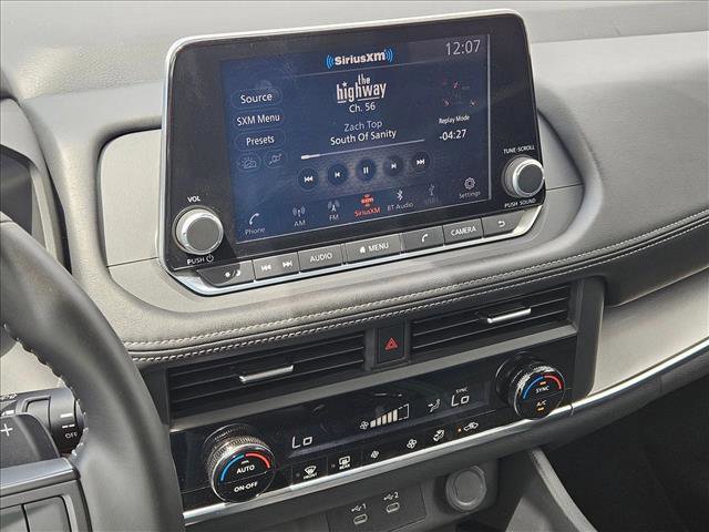 Used 2025 Nissan Rogue SV image 14