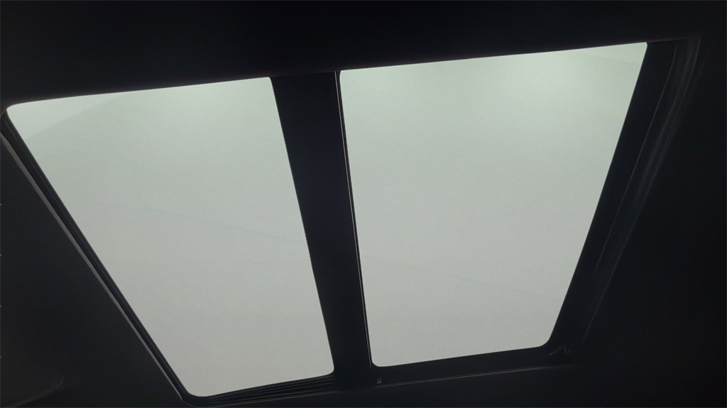 Used 2022 Ford Explorer Platinum w/ Equipment Group 601A image 15