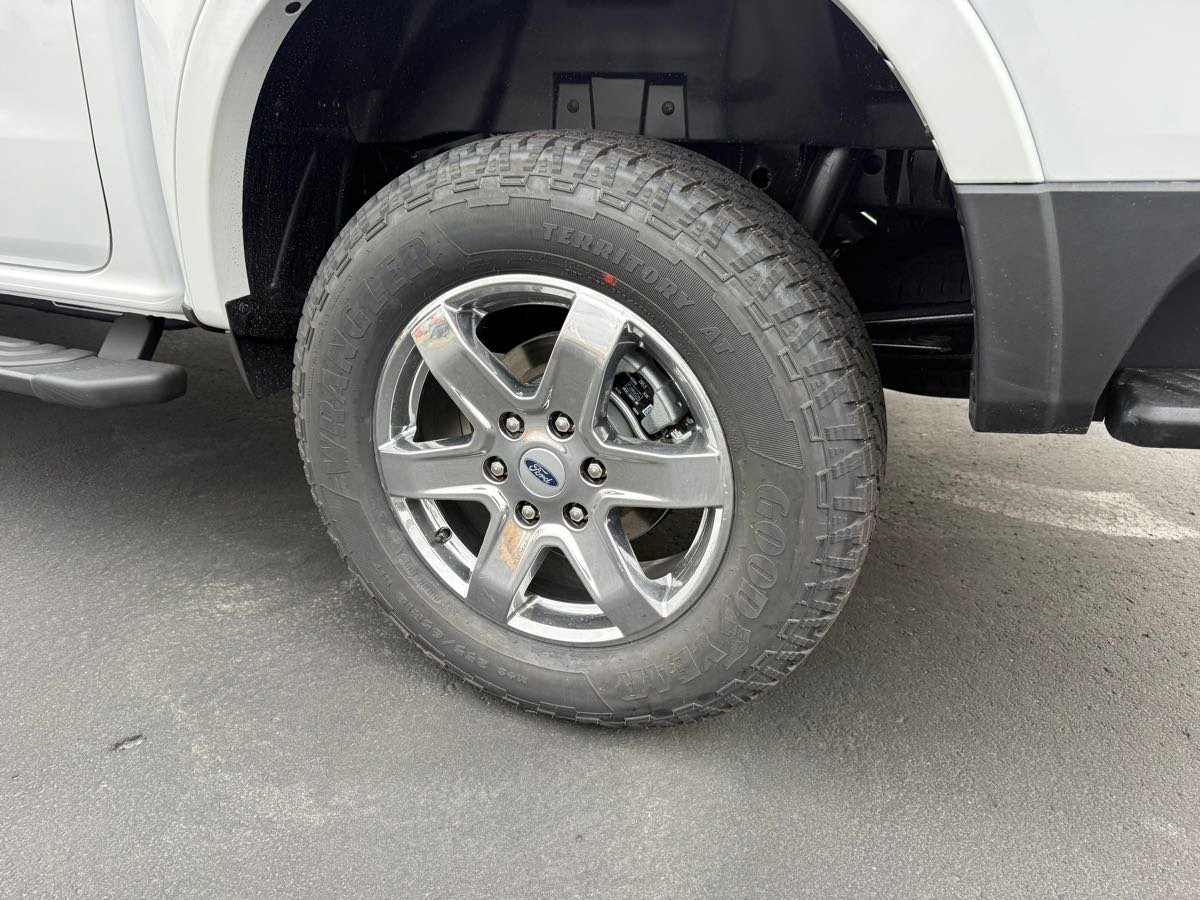 New 2025 Ford Ranger Lariat w/ Chrome Accent Package image 17