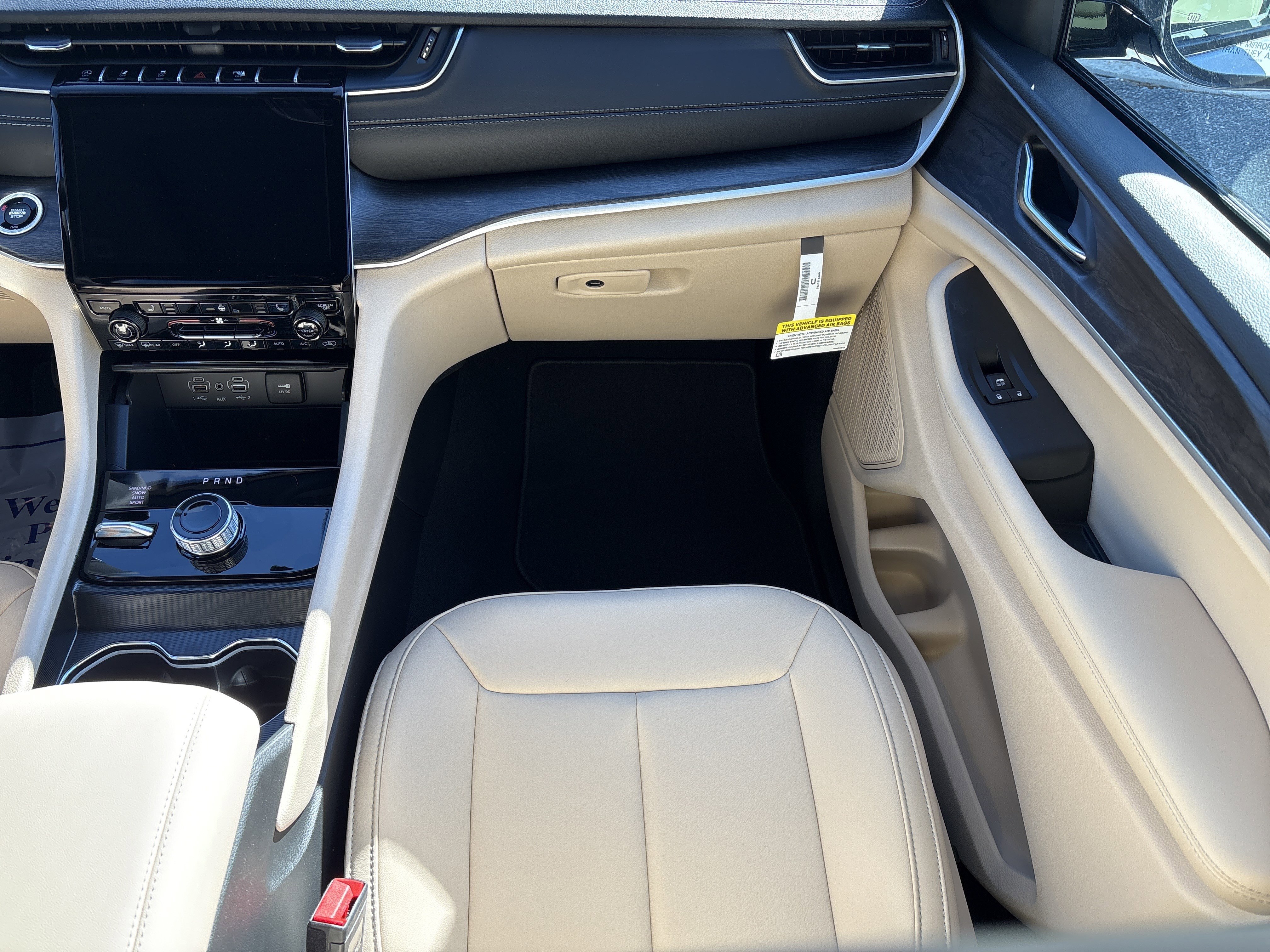 New 2025 Jeep Grand Cherokee Limited image 18