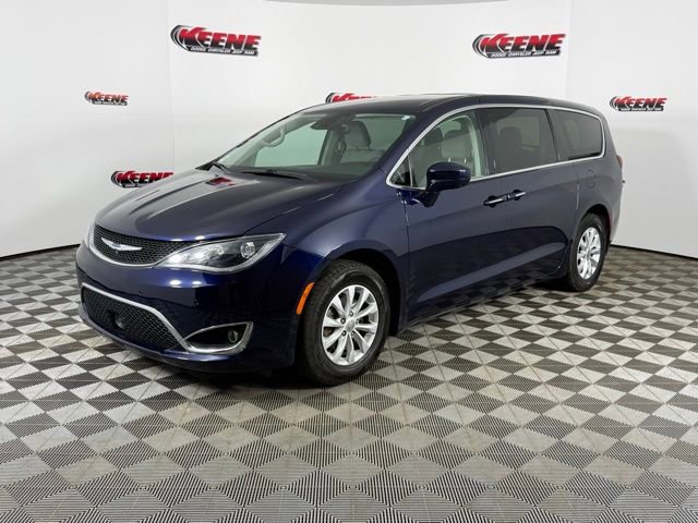 Used 2019 Chrysler Pacifica Touring Plus w/ Advanced Safetytec Group image 5
