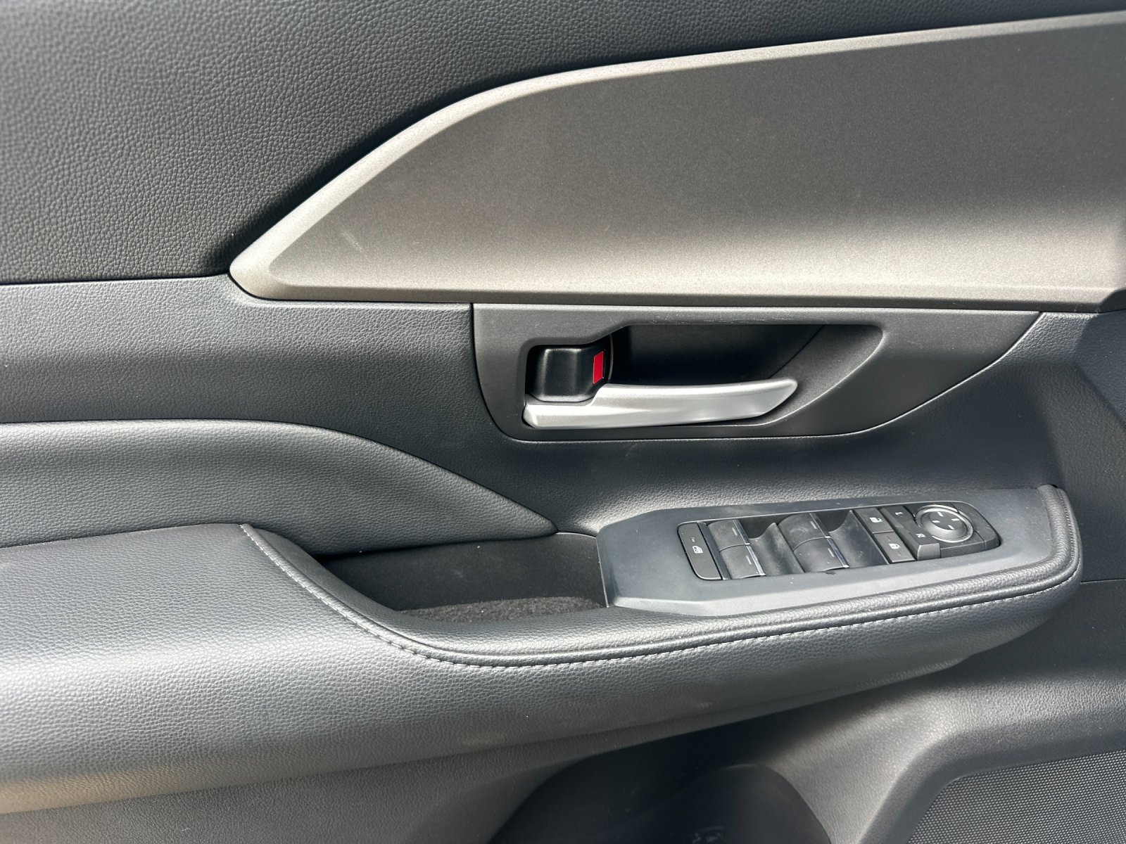 Used 2024 Toyota Grand Highlander XLE image 10