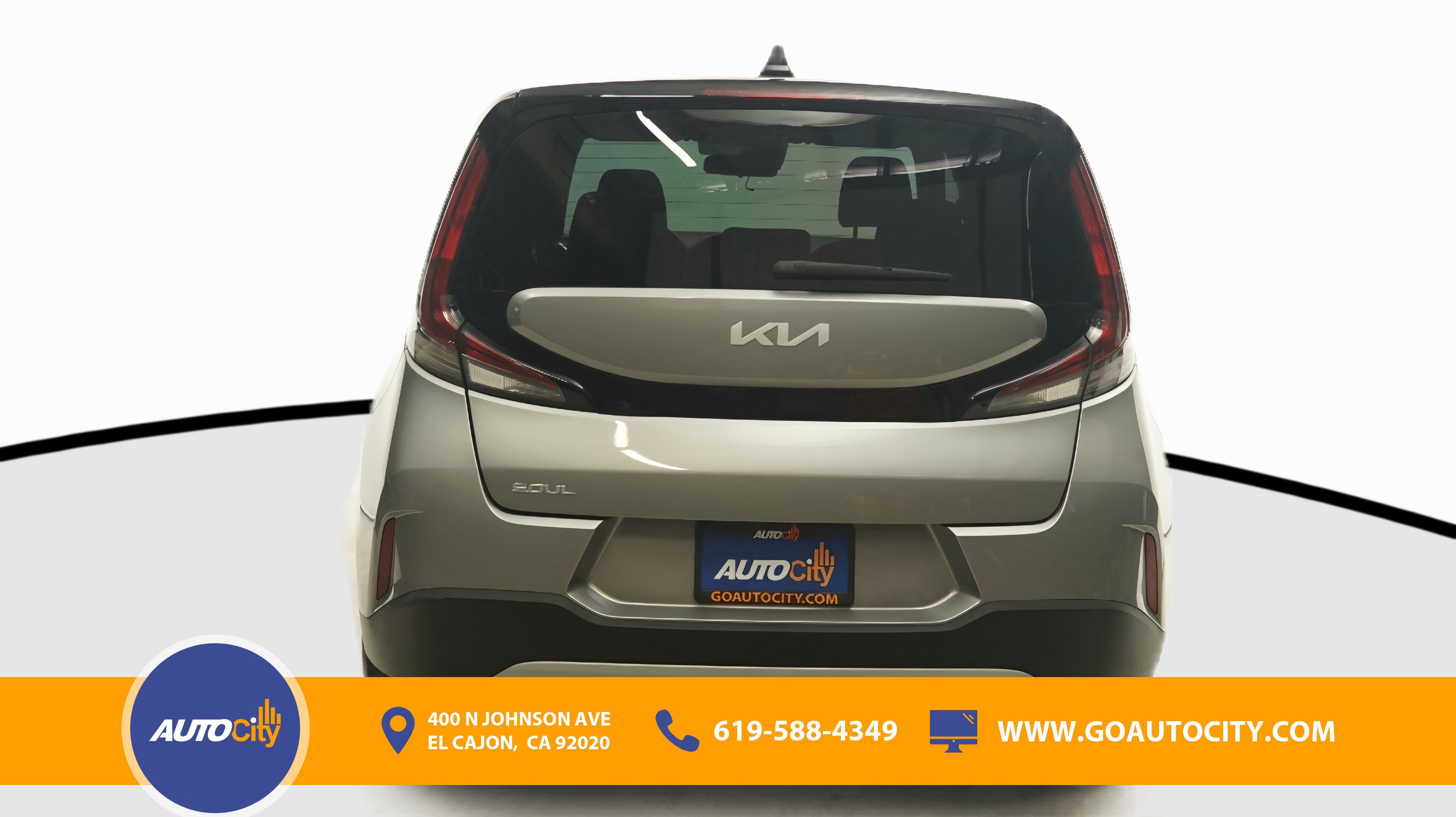 Used 2023 Kia Soul LX w/ LX Technology Package FWD image 12