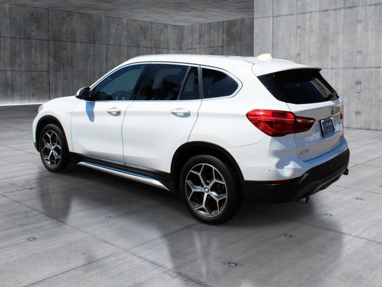 Used 2018 BMW X1 sDrive28i FWD image 3
