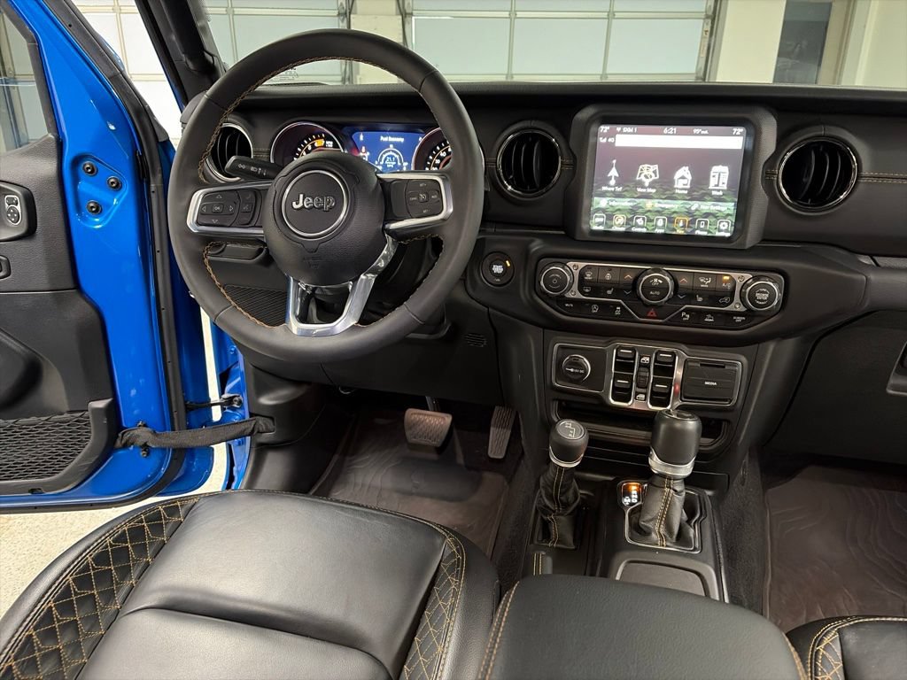 Used 2023 Jeep Wrangler Unlimited Sahara AWD/4WD image 13