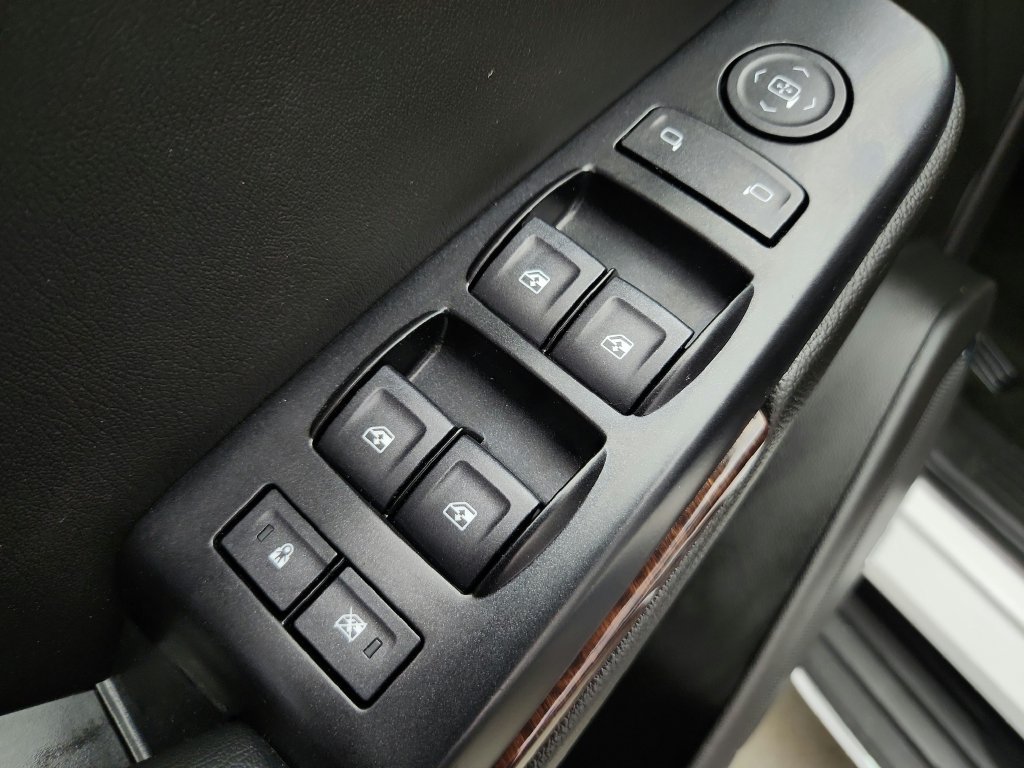 Used 2018 GMC Yukon SLE w/ Convenience Package AWD/4WD image 19