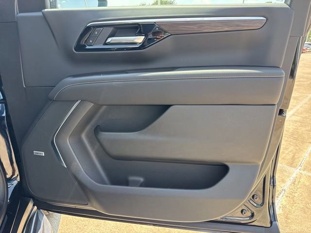 New 2025 Chevrolet Suburban Premier image 38