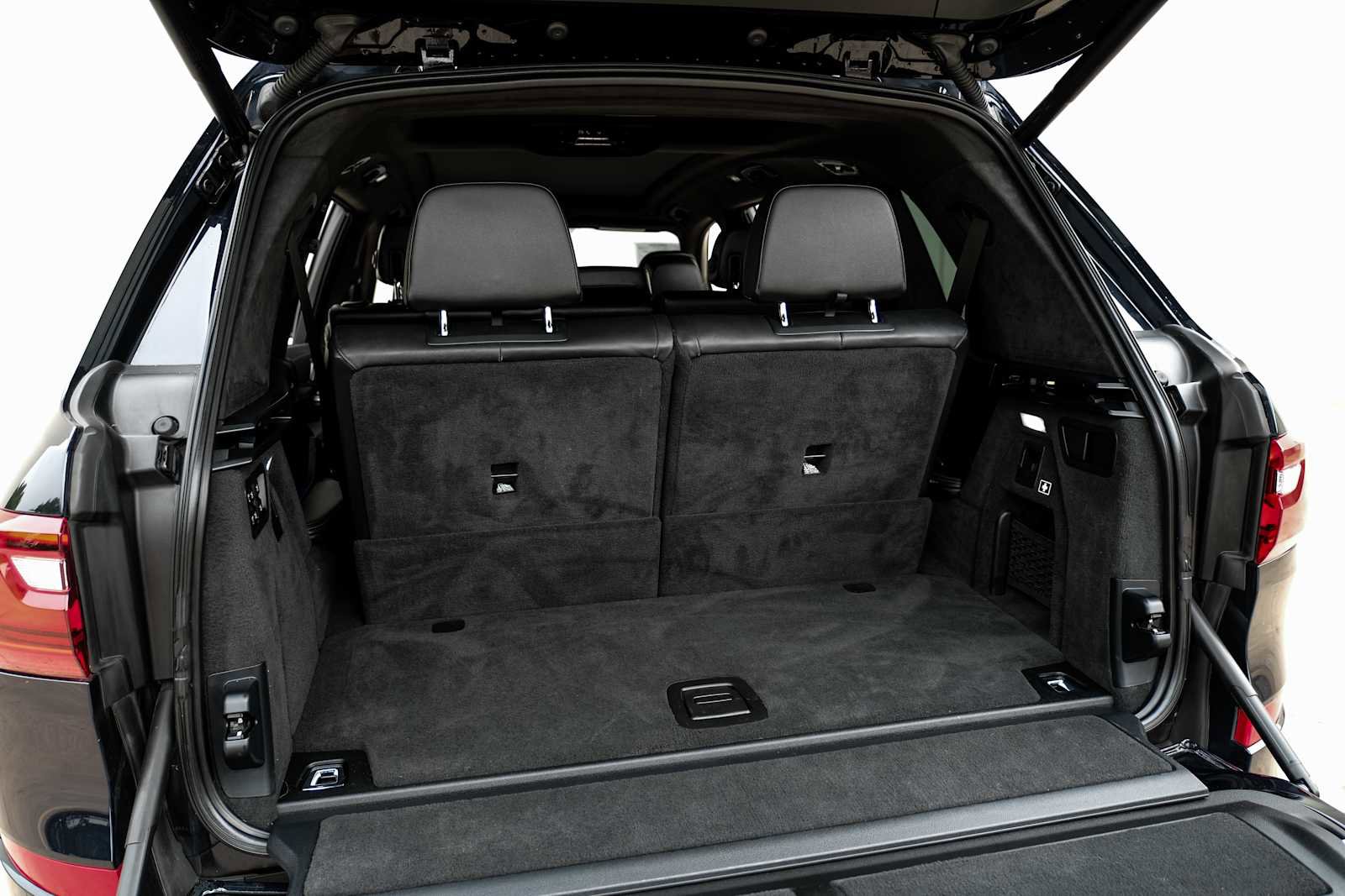 Used 2022 BMW X7 xDrive40i w/ M Sport Package image 57