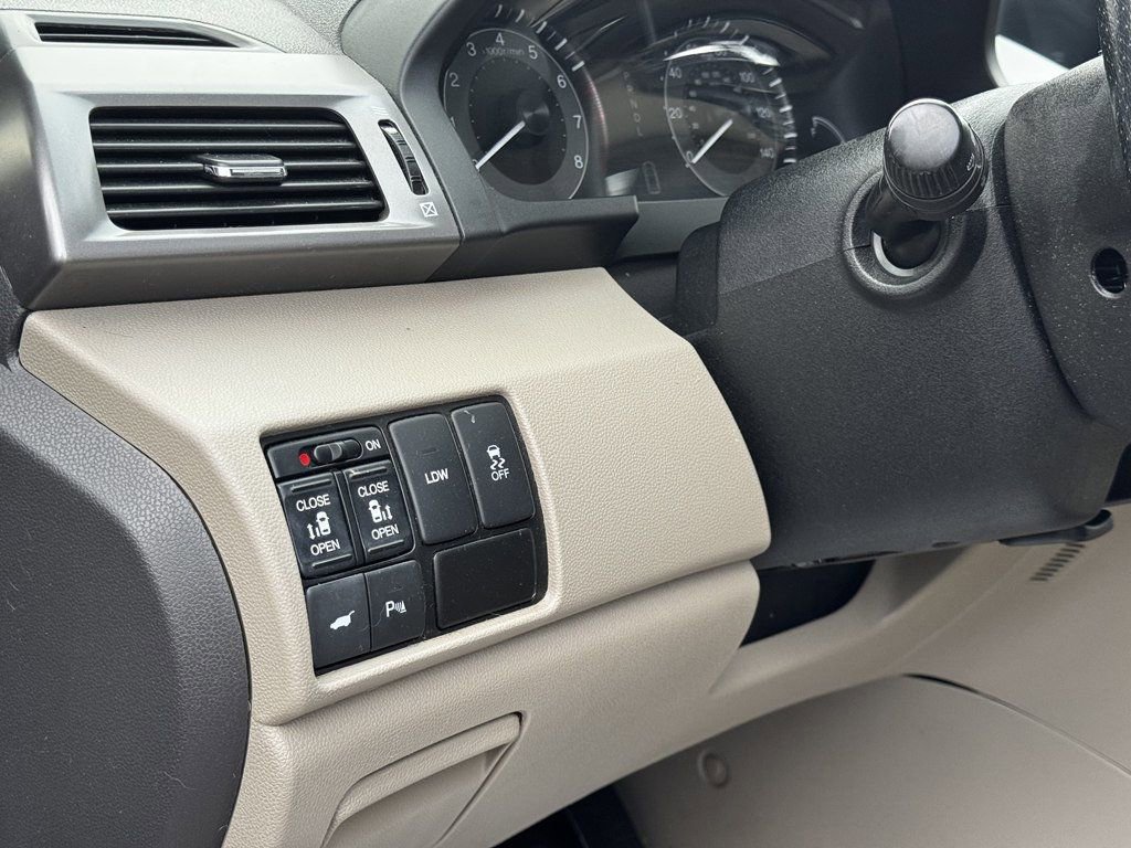 Used 2015 Honda Odyssey Touring image 13