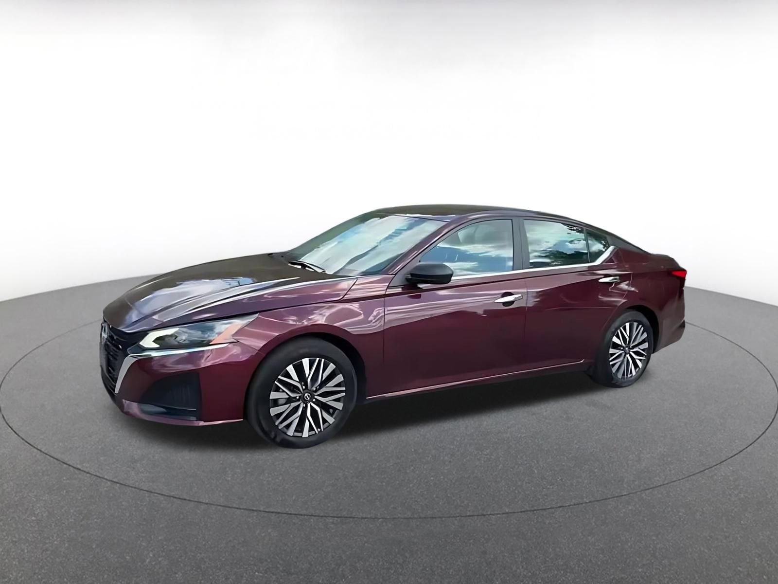 Used 2025 Nissan Altima 2.5 SV image 4