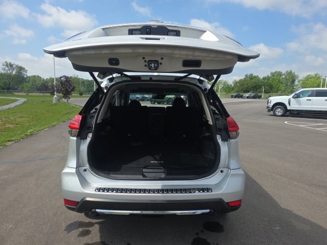 Used 2017 Nissan Rogue SL w/ SL Premium Package FWD image 10