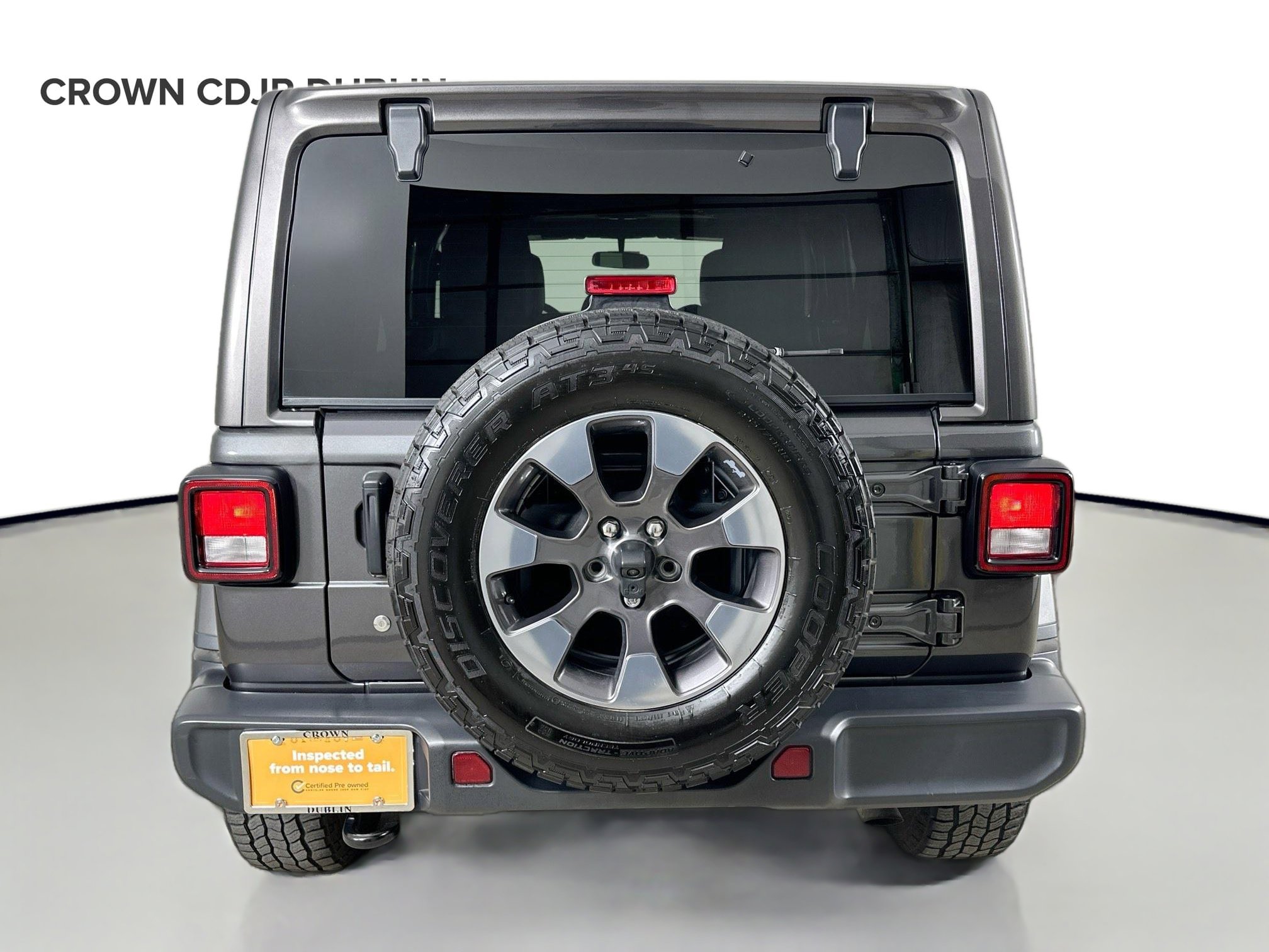 Used 2018 Jeep Wrangler Unlimited Sahara w/ Cold Weather Group AWD/4WD image 6