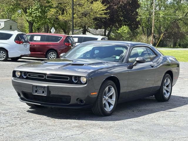 Used 2019 Dodge Challenger SXT RWD image 23