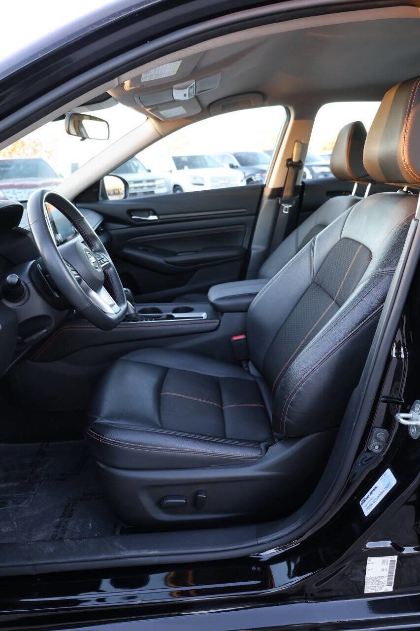 Used 2022 Nissan Altima 2.5 SR FWD image 13