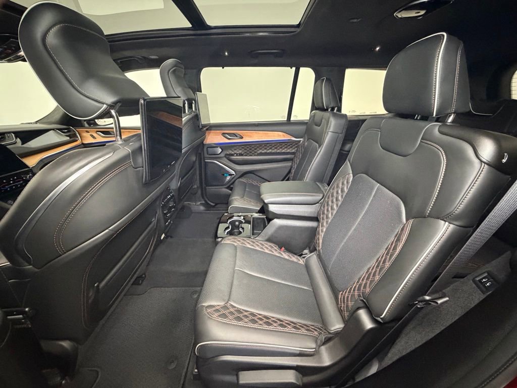 Used 2024 Jeep Grand Cherokee L Summit AWD/4WD image 5