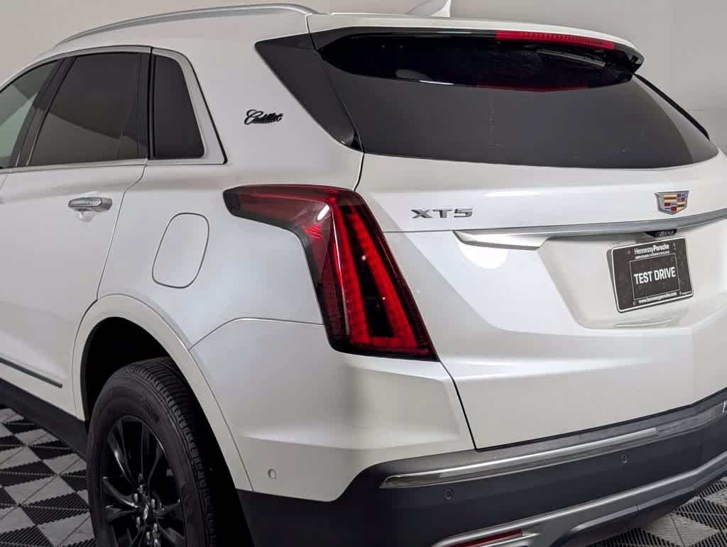 Used 2022 Cadillac XT5 Premium Luxury w/ Technology Package FWD image 16