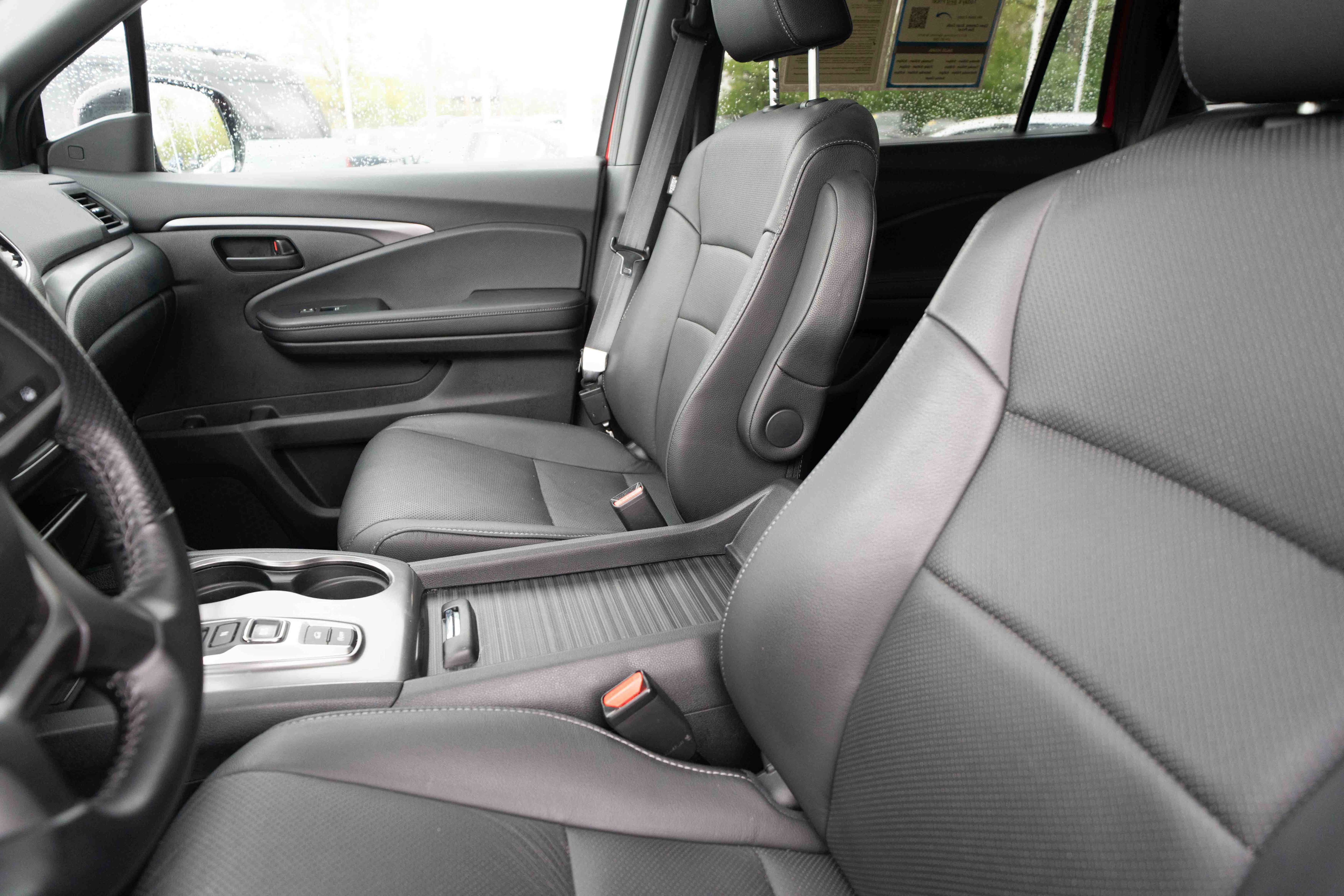 Used 2023 Honda Passport EX-L image 10