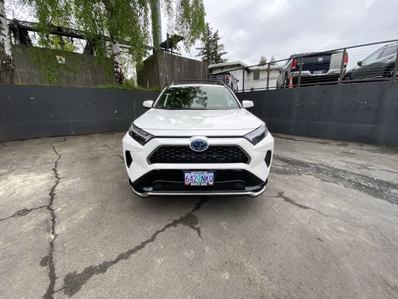 Used 2023 Toyota RAV4 SE w/ Weather & Moonroof Package AWD/4WD image 9