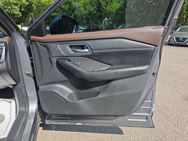 Used 2023 Nissan Rogue SV w/ SV Premium B Package FWD image 42