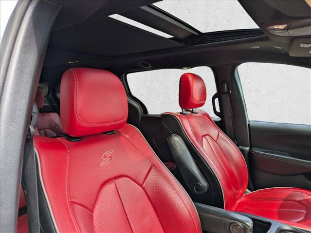 Used 2020 Chrysler Pacifica Limited w/ Quick Order Package 27H Red S FWD image 23