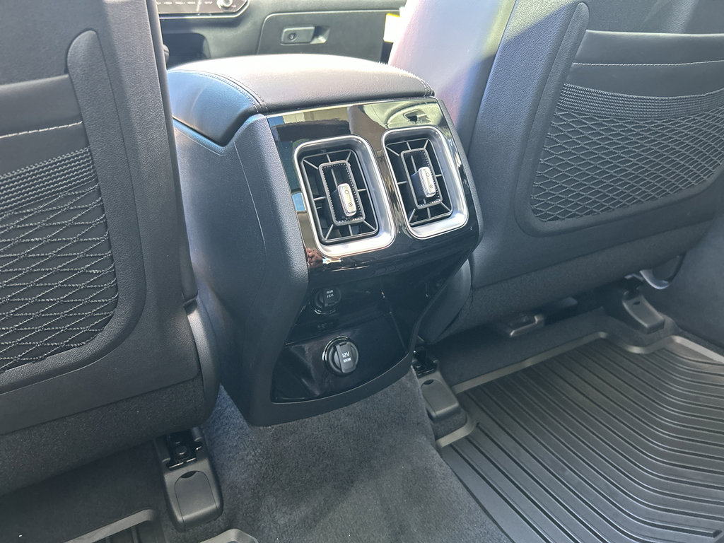 New 2026 Kia Sorento AWD image 17