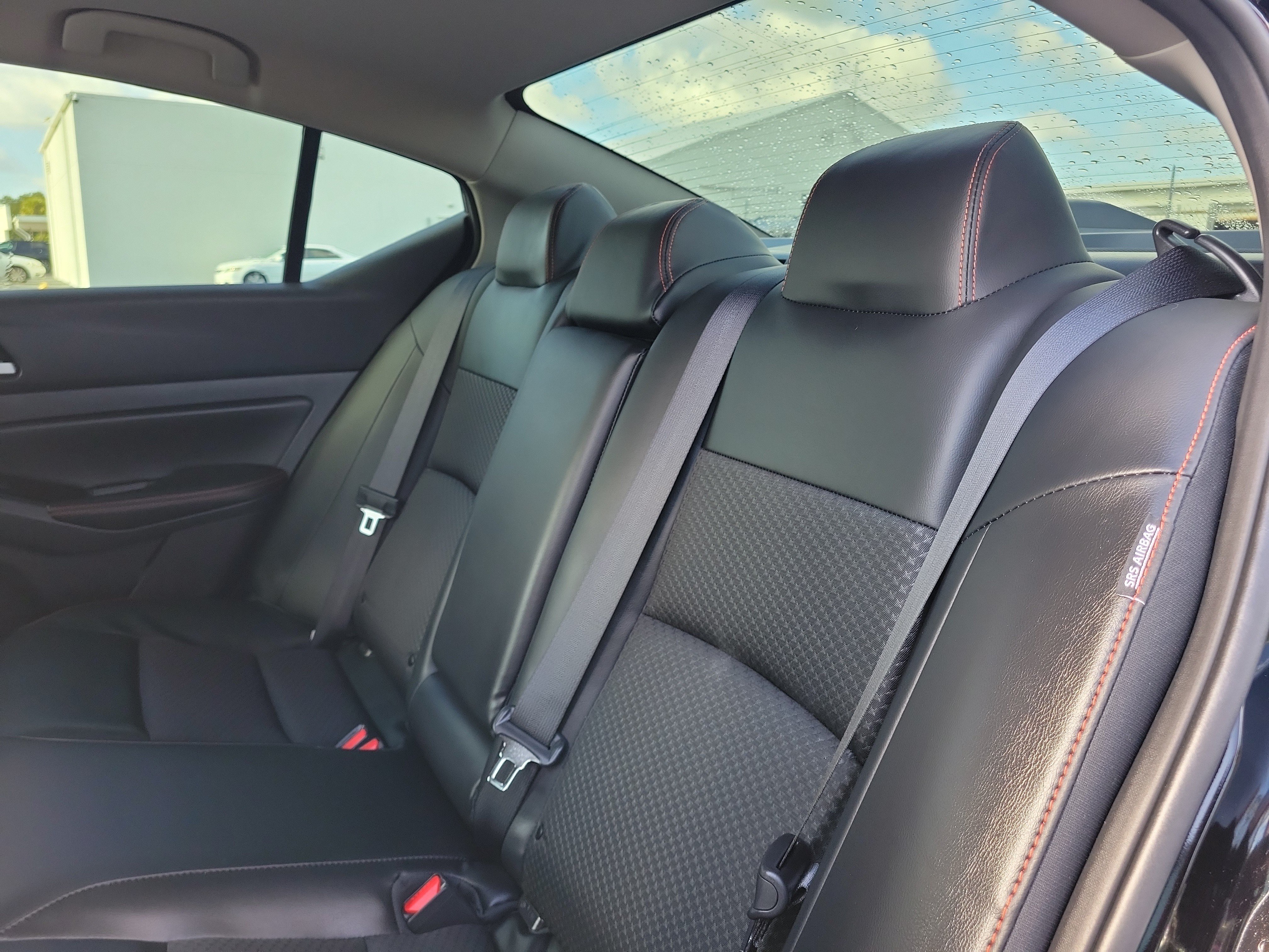 Used 2025 Nissan Altima 2.5 SR FWD image 10