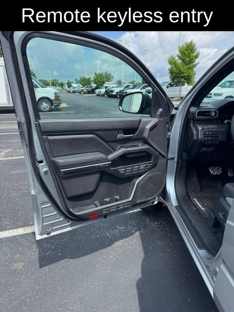 Used 2025 Toyota Tacoma TRD Sport AWD/4WD image 14