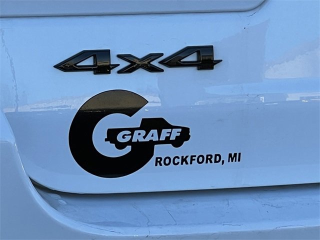 New 2025 Jeep Grand Cherokee Altitude image 2