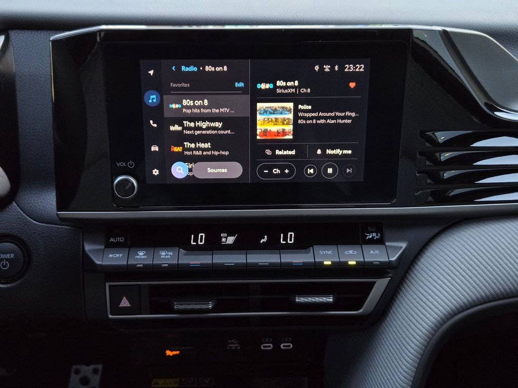 Used 2025 Toyota Camry SE image 16