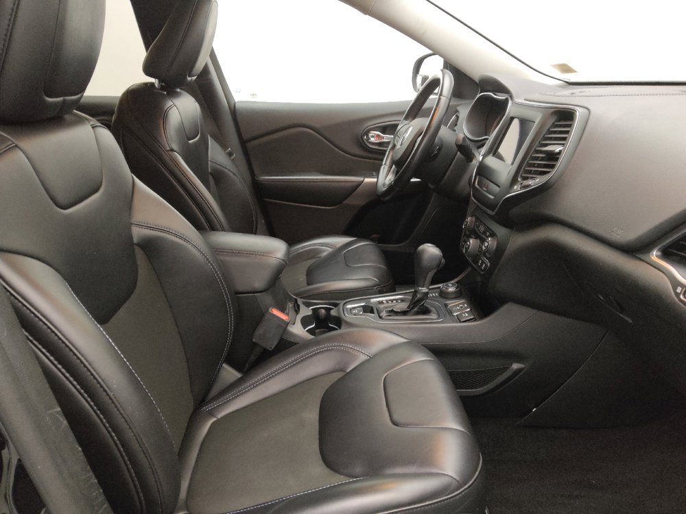 Used 2019 Jeep Cherokee Latitude Plus image 21