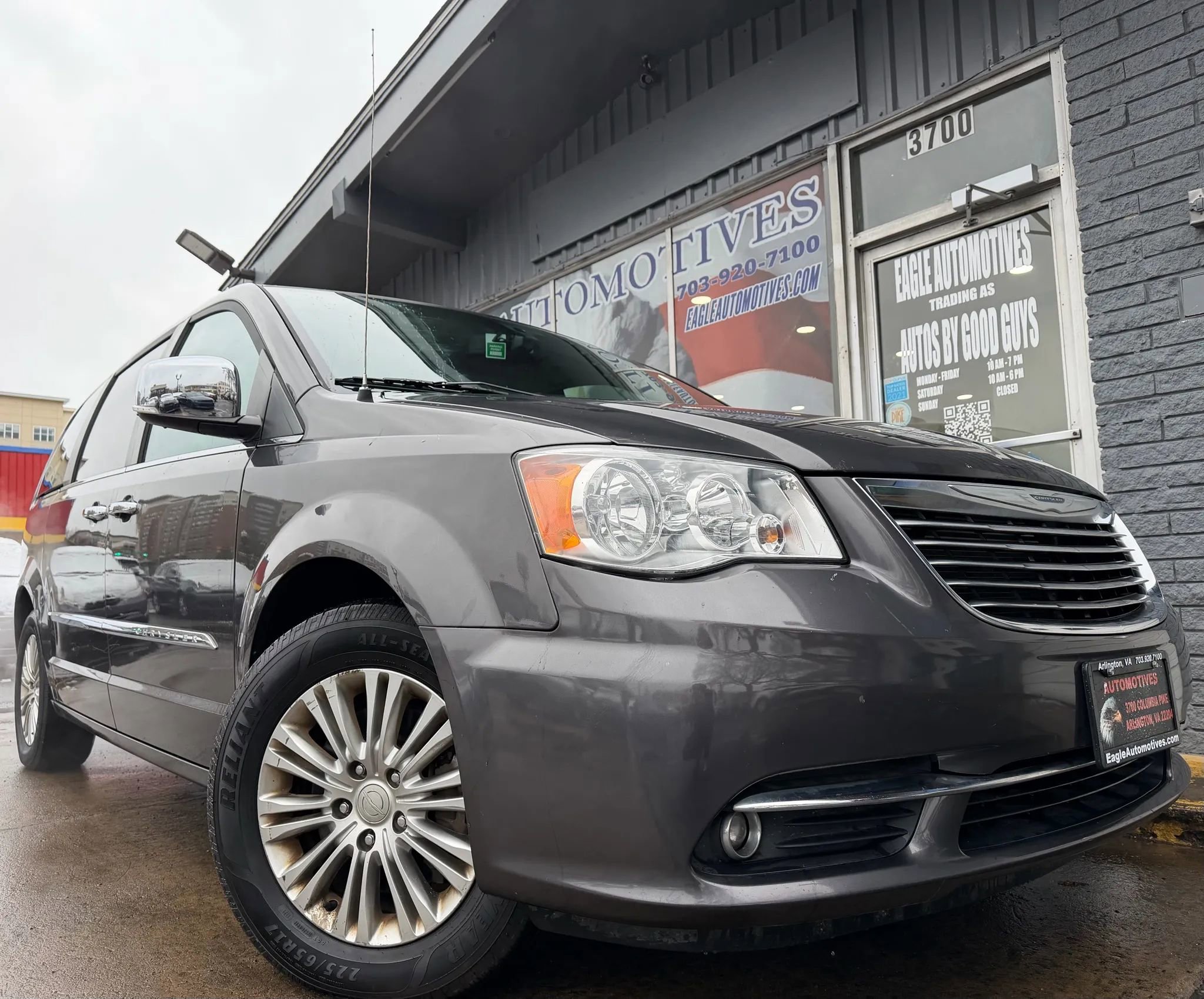 Used 2015 Chrysler Town & Country Touring-L w/ Driver Convenience Group