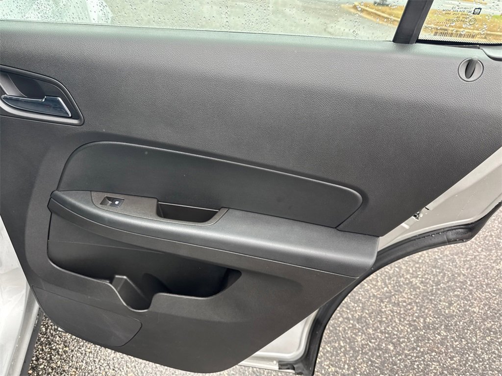 Used 2015 Chevrolet Equinox LS image 16