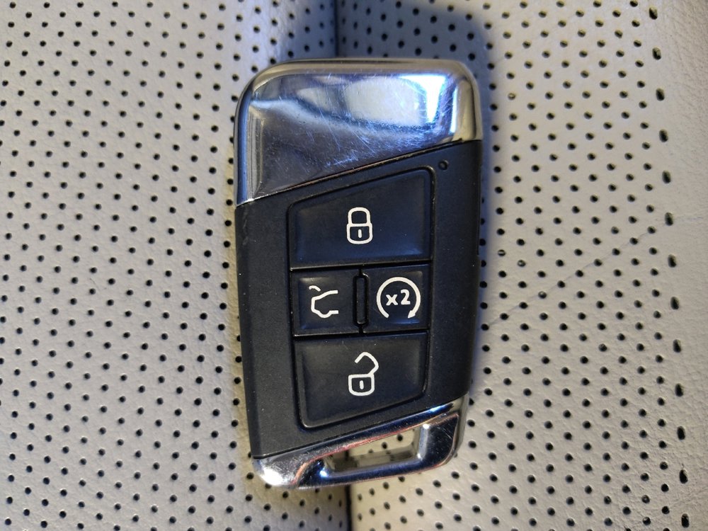 Used 2021 Volkswagen Atlas SEL Premium image 32
